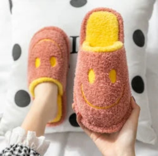 Cozy Fashionable Smiley Face Slippers - Pink / 38-39