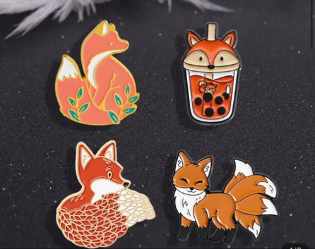 4 cute fox pins! 