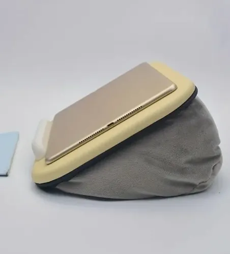 Tablet Stand/Pillow for Drawing in Bed