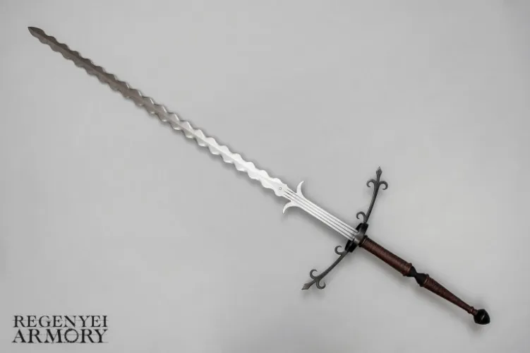 TH 05 – Doppelhänder – Regenyei Armory