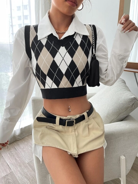 SHEIN Qutie Argyle Pattern Crop Sweater Vest Without Blouse