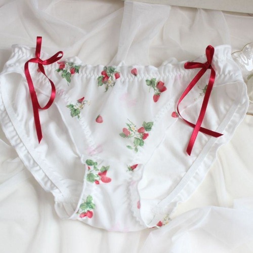 Strawberry Field Panties - White / M