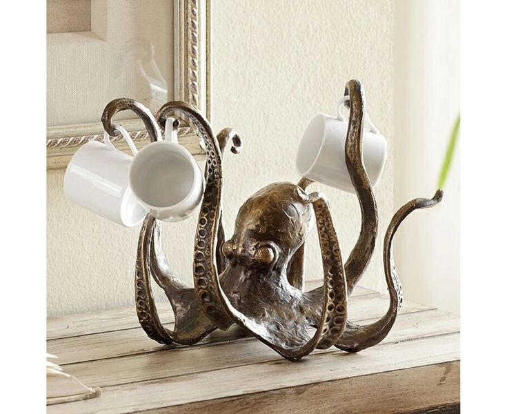 Octopus Statue Creative Realistic Resin Mug Holder Desktop Octopus Decoration for Living Room Antique Bronze
