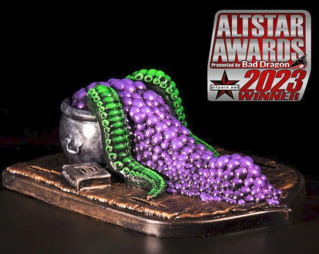 The Witches Cauldron Grinder