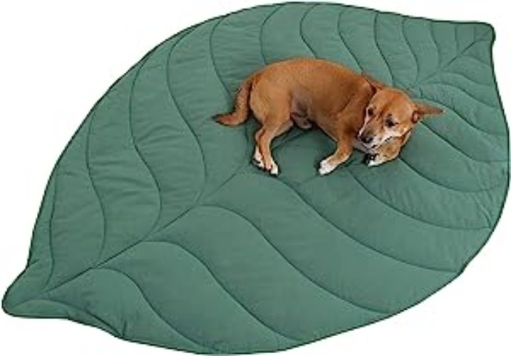 Leaf Shaped Cotton Dog Blankets for Small Medium Large Dogs, 56.3''x42.1'' Pet Mat for Dog Bed, Machine Washable Christmas Puppy Blanket for Couch Protection, Soft Throw Pad for Car