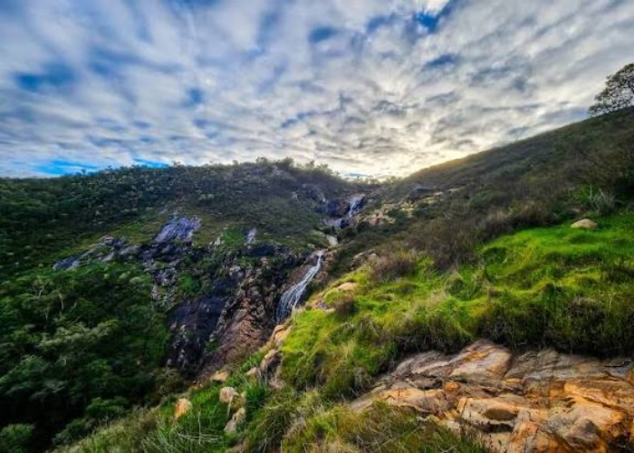 STAY & PLAY 🏡 🏠 👠 