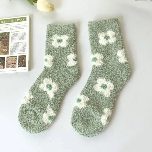 Cozy Fluffy Cute Floral Spring Socks - Green / EUR 34-39
