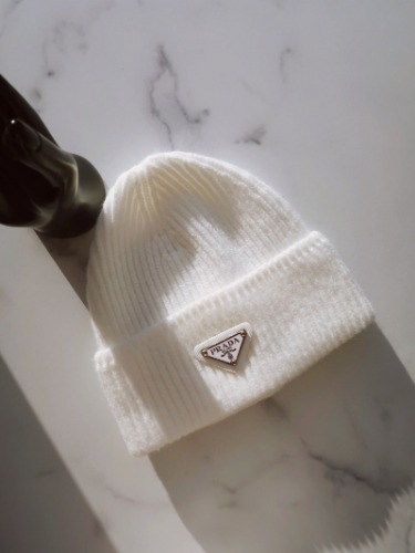 COASTLINE BEANIE IN WHITE