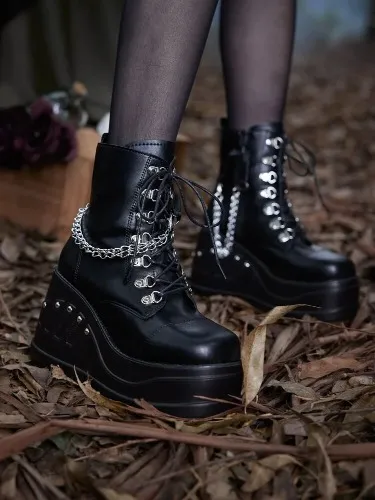 ROMWE Goth Chain & Studded Decor Square Toe Wedge Boots