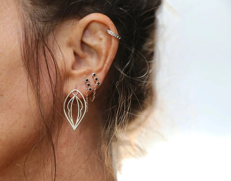 Vulva Earrings in Silver