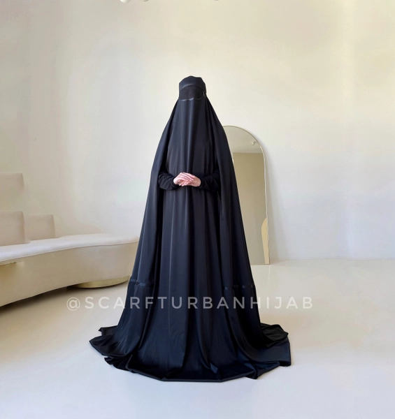 Elegant Silk Afghan Burqa - Traditional Design with a Modern Twist