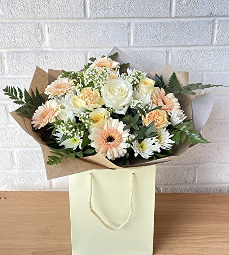 Cream And White Fresh Flowers - Free Next Day Delivery - Anniversary Flowers - Birthday Flowers - Thank you Gift