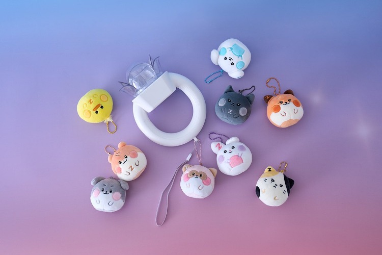 Zerobaseone x Line Friends Zeroni Fluffy Face Keyring - Matthew