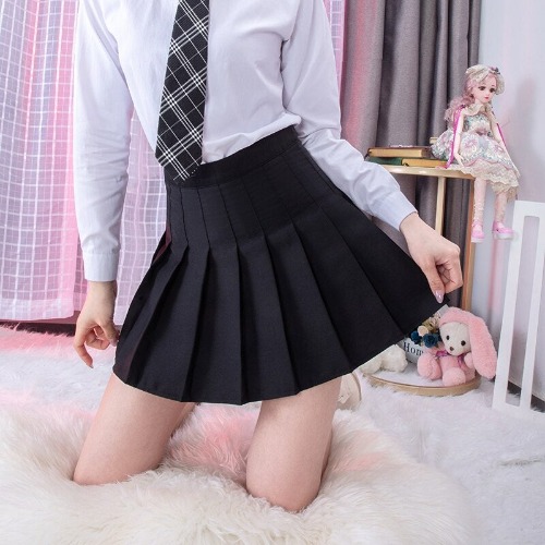 Solid Color Pleated Skirt - Black / M