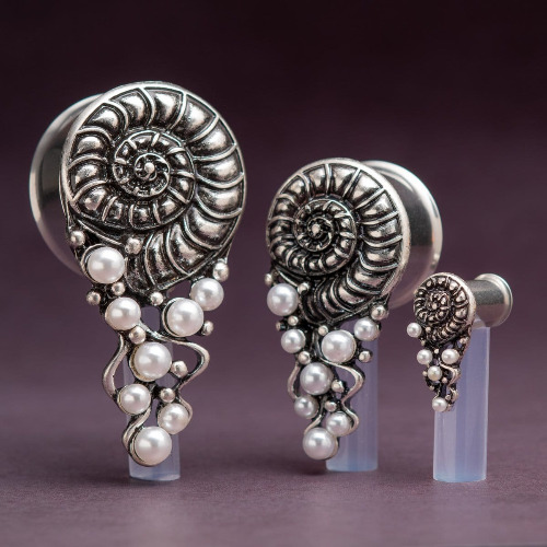 Nautilus Shell Steel Plugs with Pearl Tentacles | 22mm (7/8")