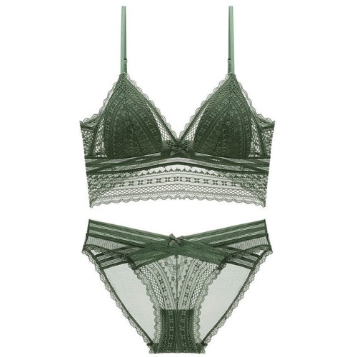Elegant French Lace Bra and Panty Set - (Green / M)