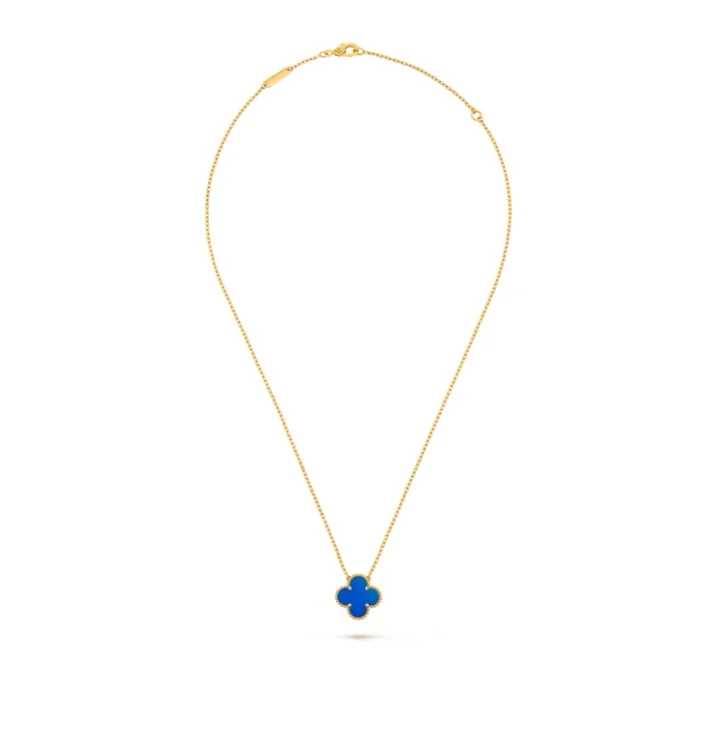 Vintage Alhambra pendant 💙