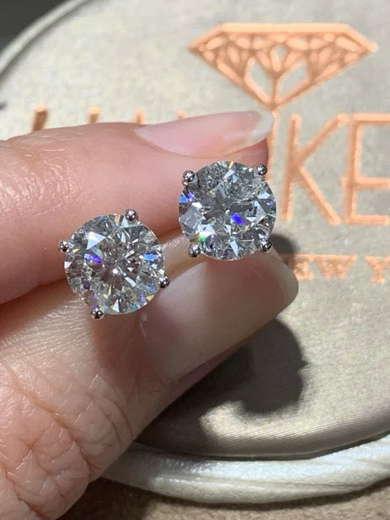 Diamond earrings 