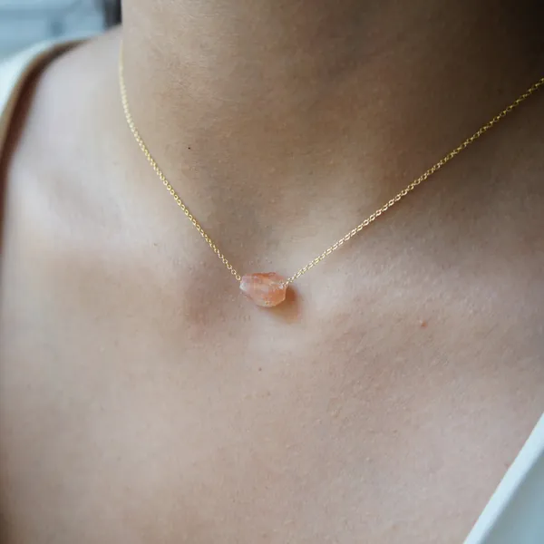 Raw Crystal Necklace Sunstone Necklace Rough Stone Layering Necklace Natural Sunstone Stone Pendant Healing Necklace Natural Crystals