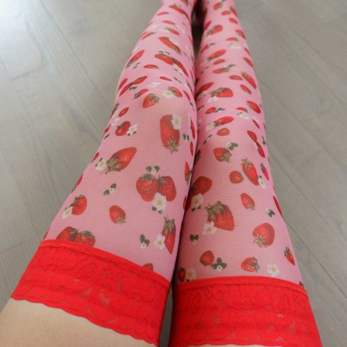 Strawberries and Cream Printed Stay Up Stockings | 2X/3X / strawberries