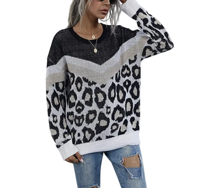 Womens Leopard Print Round Neck Sweater - M