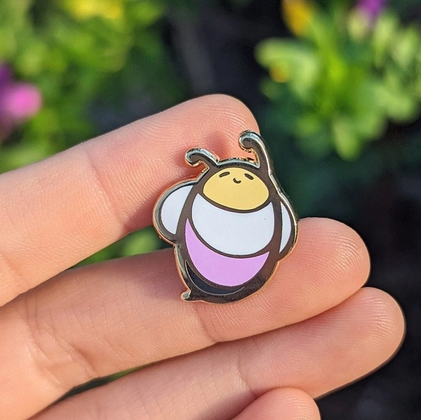 Enbee the Non-binary bee | Hard Enamel Pin