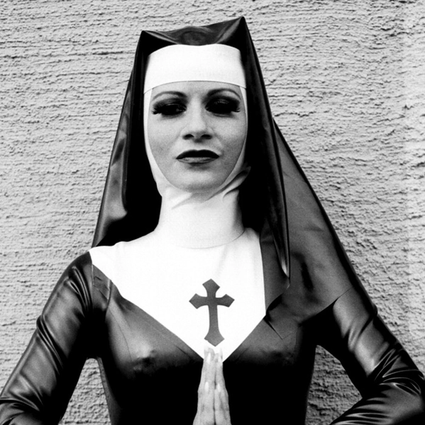 NUNS HEAD DRESS.