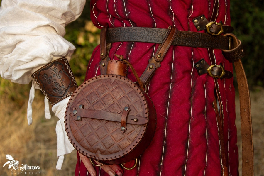 Larp canteen, leather water bottle for cosplay, steampunk... War collectible canteen