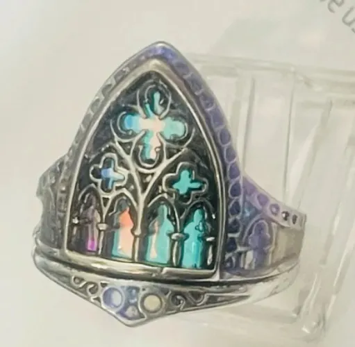Cathedral ring