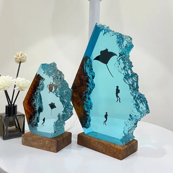 OMG LOOK!!Manta Rays and Couple Diver Night light-Epoxy Resin Ocean Lamp-Deep Blue Sea - Diver Chasing Manta Rays, Turtle - Home decor Christmas gift