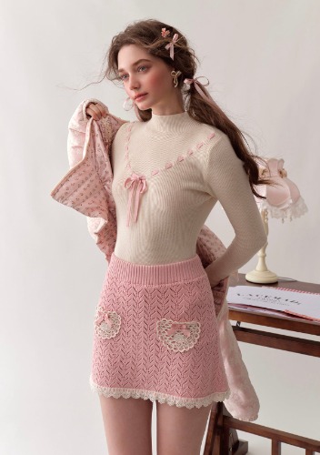 Strawberry Post Office Knit Bottom Shirt | In-stock / Pink / M