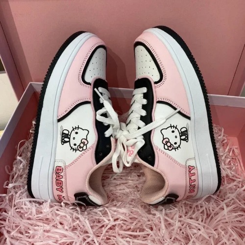 Hello Kitty Pink Sneakers | Pink / 36