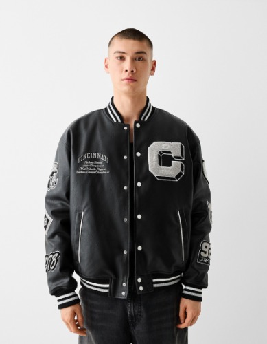 Cazadora bomber efecto piel varsity