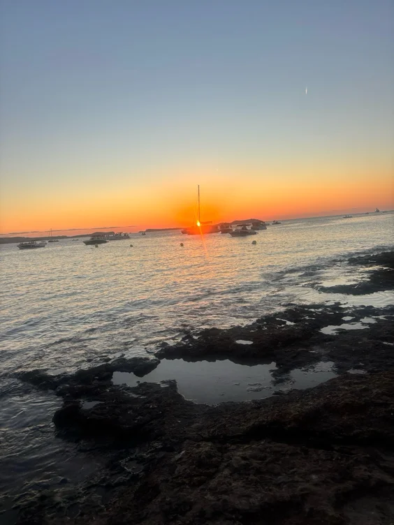 October Holiday✈️