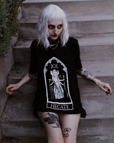 Hecate Oracle Tee - Large