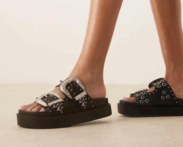 ASOS DESIGN – Forward – Czarne sandały na grubej podeszwie z klamrami i wkładką w stylu kowbojskim