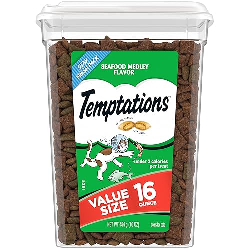Temptations Classic Crunchy and Soft Cat Treats Seafood Medley Flavor, 16 oz. Tub - Seafood - 1 Pound (Pack of 1)