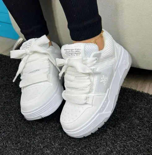 My favorite sneakers and they better be white 💕