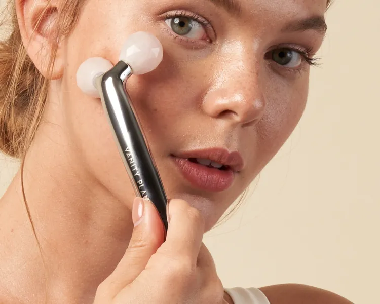 Defina Contour & Define Massaging Roller