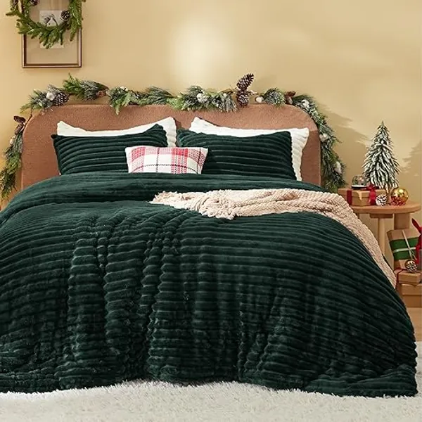 Bedsure Fluffy Comforter Set King - Super Soft Faux Fur Comforter King Size Emerald, Winter Warm Fleece Bedding Set, Plush Fuzzy Bed Set, 3 Pieces, 1 Shaggy Comforter with 2 Pillowcases