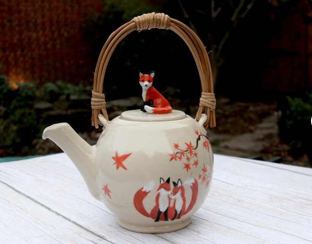 Handmade fox teapot 900mL, hand-painted fox in maple leaf forest, birthday gift valentine's day gift for fox lover, large ceramic teapot
