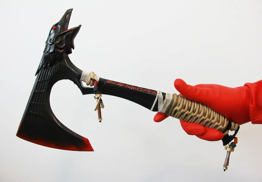 Bloodhound Raven's Bite Heirloom 1:1 Weighted Replica