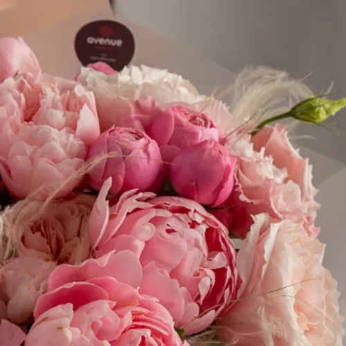 Beautiful flowers for beautiful lady☺️