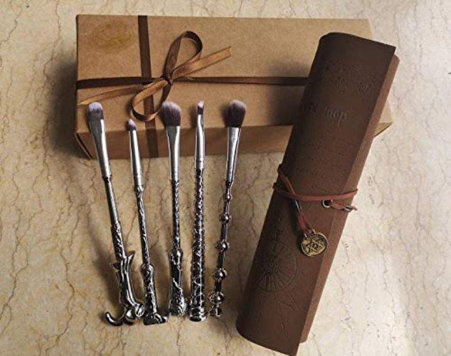 Wizard Wand Makeup Brush Set,Wizardry And Witchcraft Eyeshadow Brushes With Faux Leather Makeup Brush Cover (Treasure Map) Christmas Gift