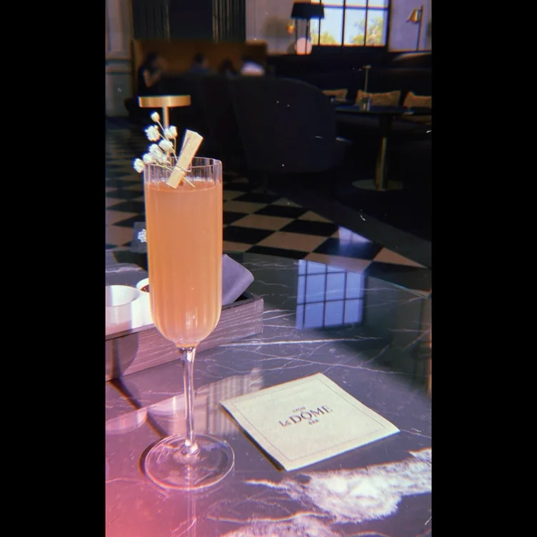 🍸