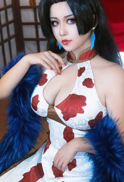 OP Snake Princess Cosplay Costume Long Halter Slim Cheongsam Dress and Plush Shawl