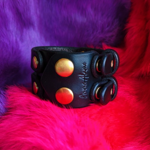 Adjustable Covert Cuff | 1: 5.5–8.5" / black leather / nickel