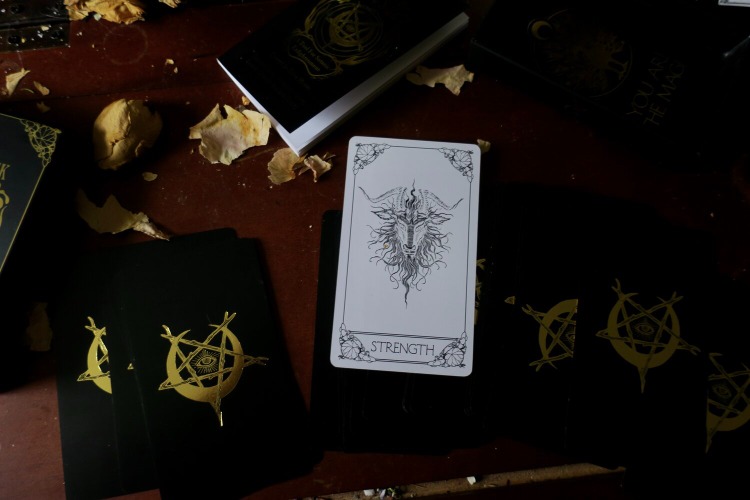The Devil's Deck and The Devil's Tome Package — Serpentīnae