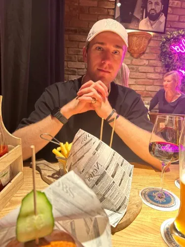 Burger & fries for me