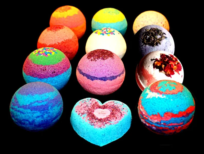 18 Bath Bombs Pack You Chose! Bath Bomb Fizzies! Great gift for her! Luxurious bath bombs! Each Bomb is 4.5 ounce! Dozens of scents